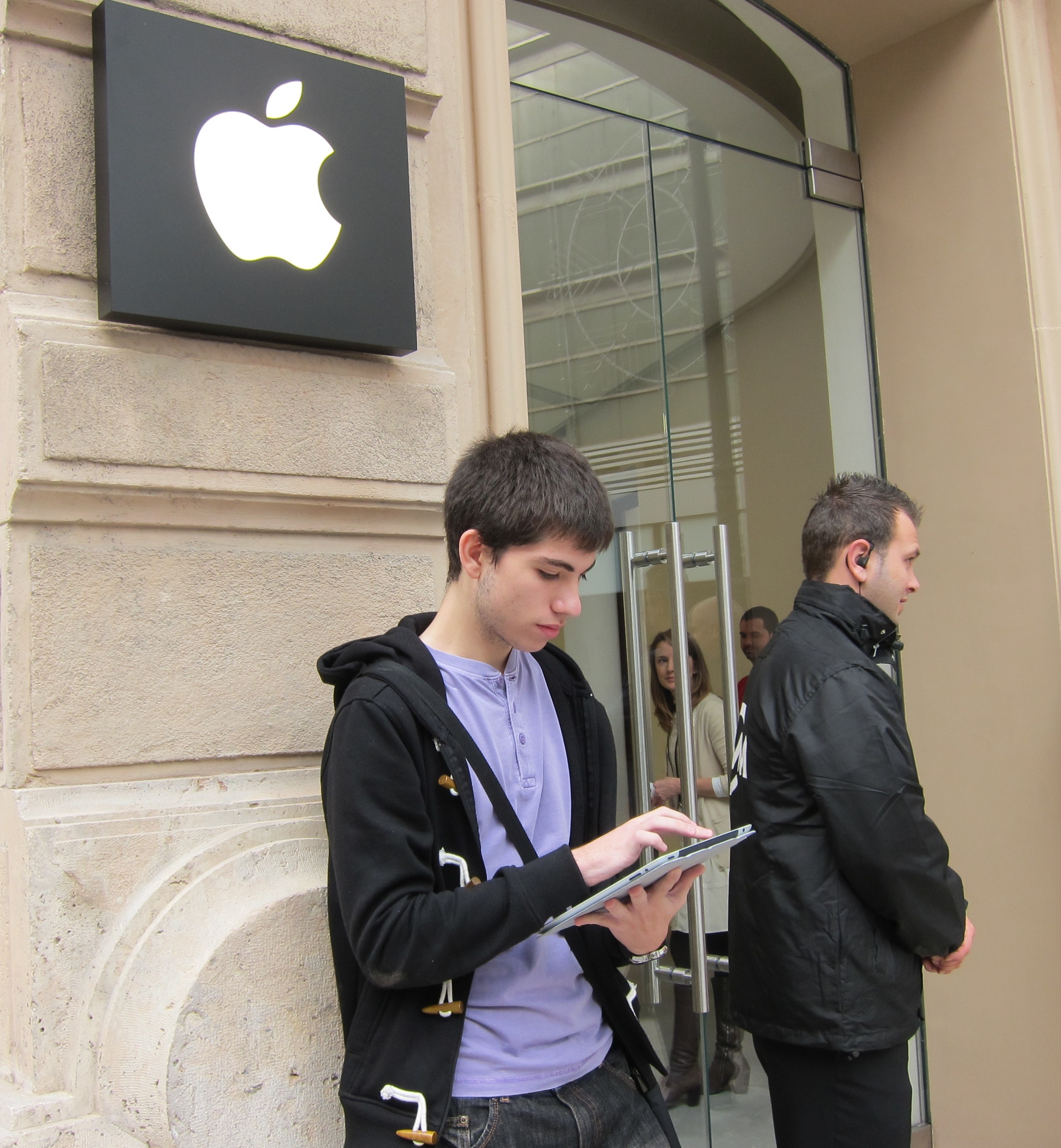 Apple abre en Valencia su primera tienda en casco urbano en España