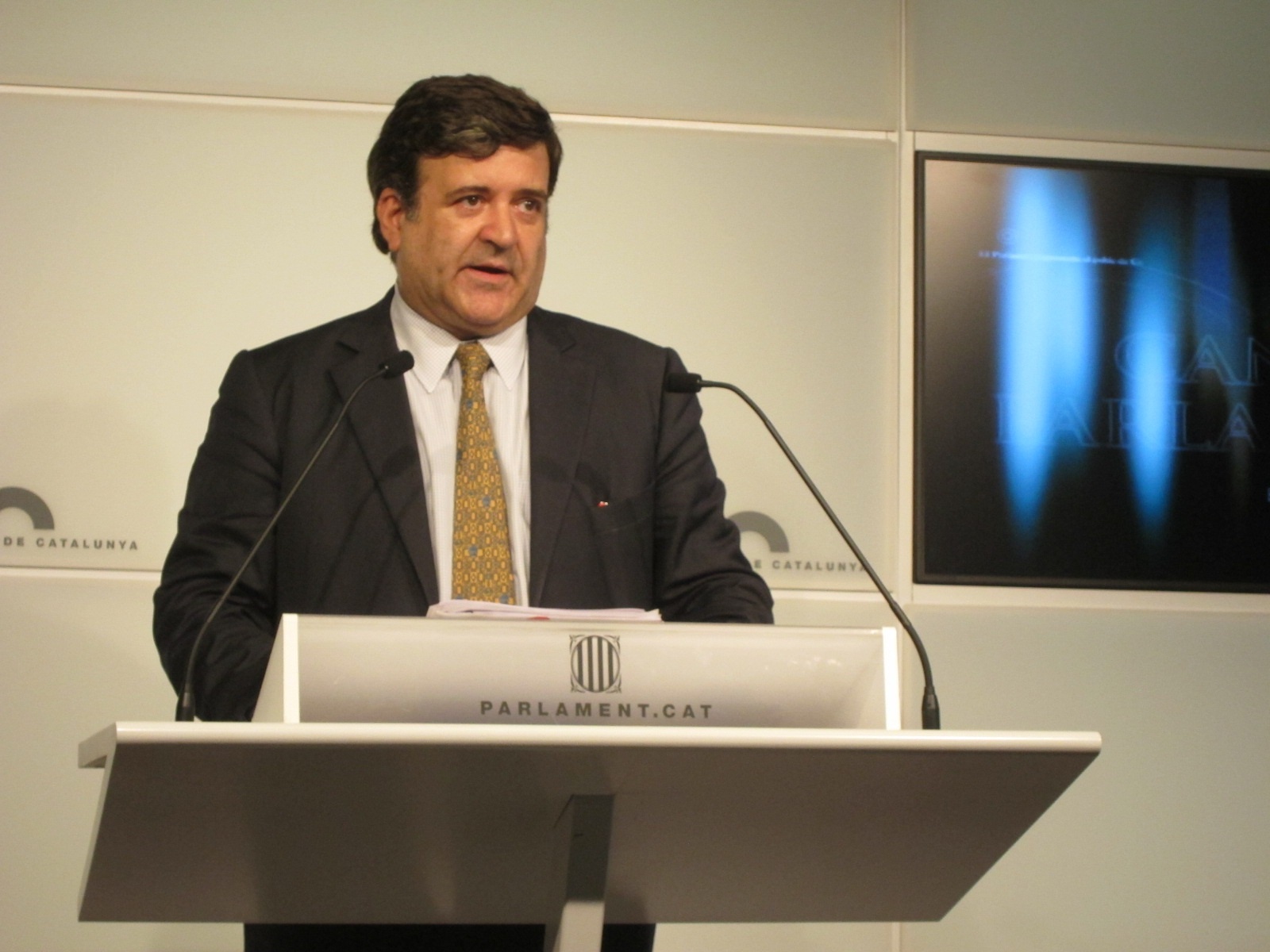 López Tena asegura que es «ilegal» que el Parlament le haya reprobado por insultar a De Gispert