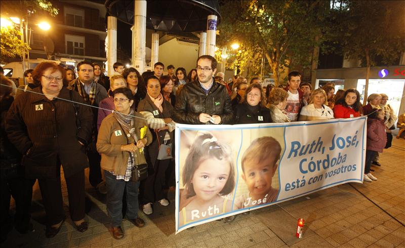 Reactivan la búsqueda de los menores en pozos y el alcantarillado de Córdoba