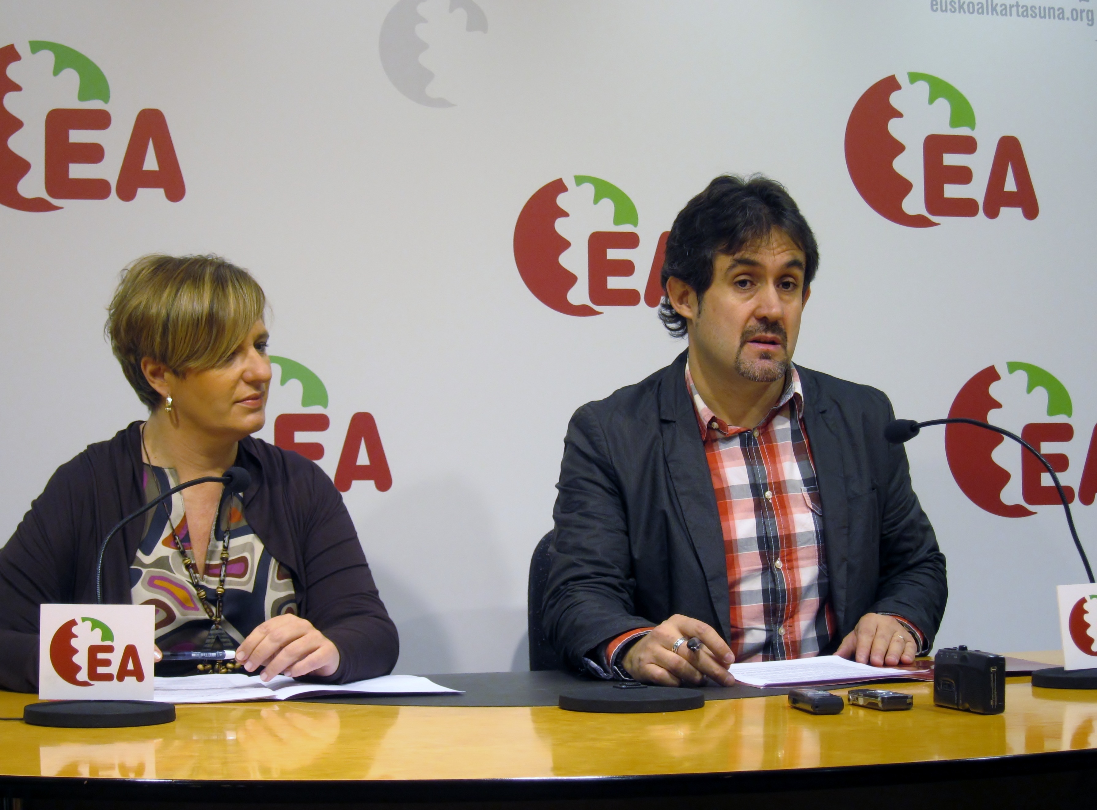EA advierte de que «el futuro de Euskal Herria no estará sujeto a los límites constitucionales»