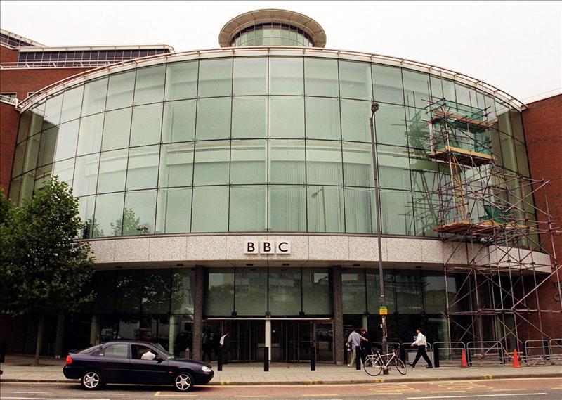 La BBC suprimirá emisiones diarias de la actividad política por quedarse «obsoletas»