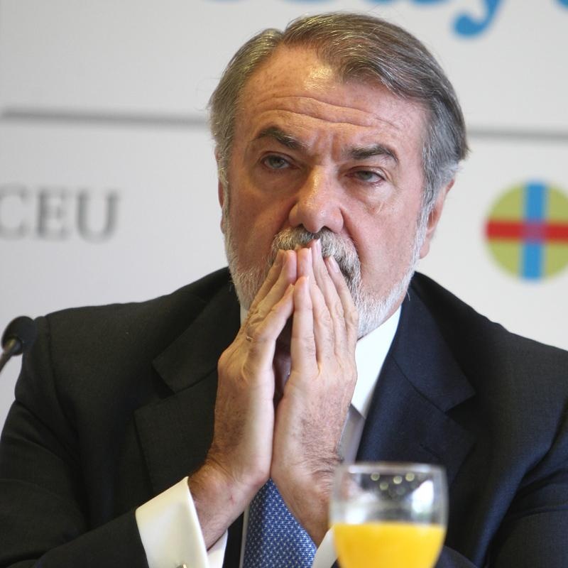 Mayor Oreja avisa de que España tendrá que hacer «sacrificios»