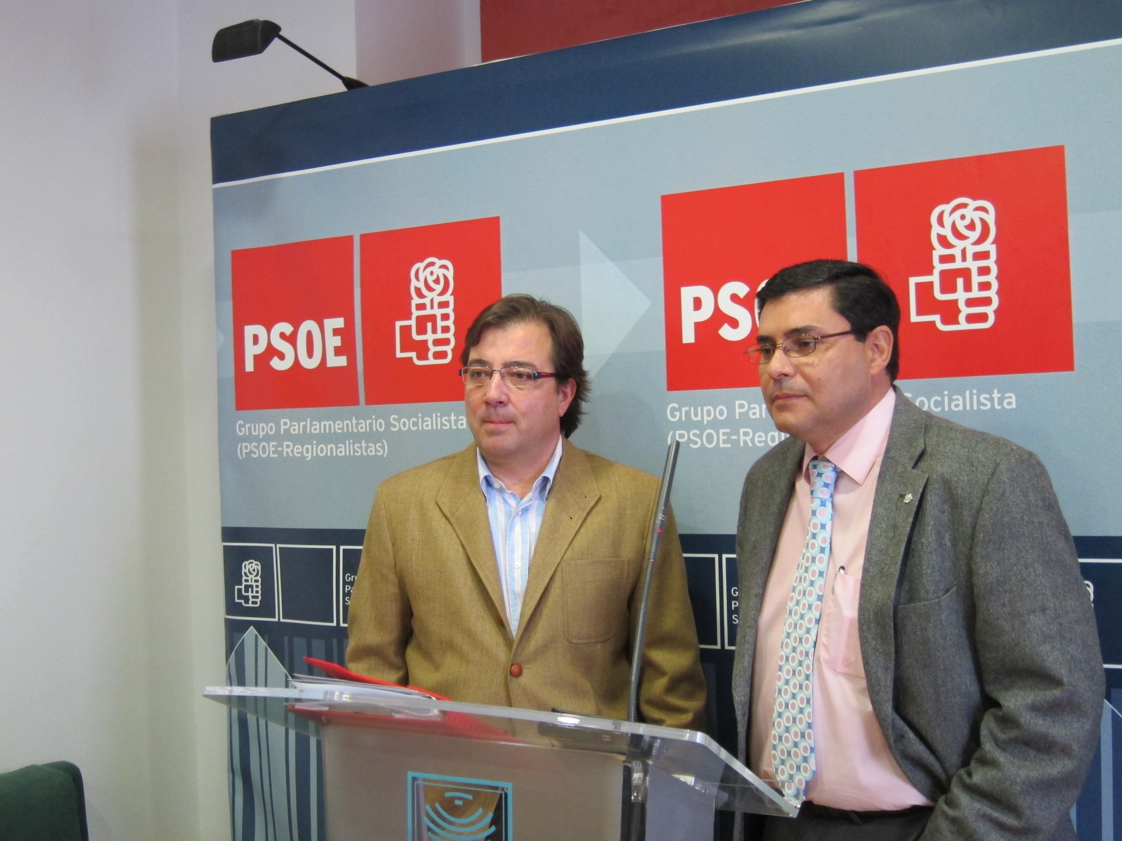 Vara apoya la retirada de las cuentas a la espera de una decisión final del PSOE «sobre todo con la cabeza»