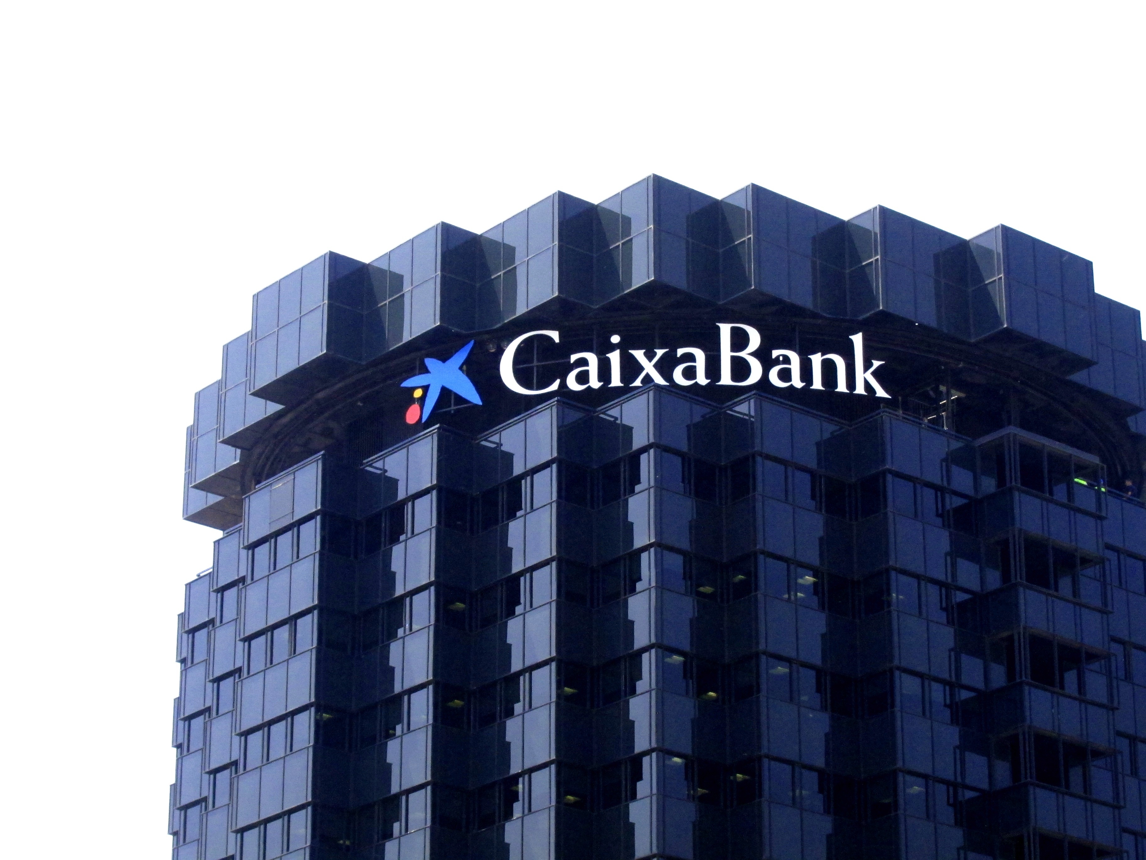 CaixaBank canjea sus preferentes por bonos convertibles en acciones