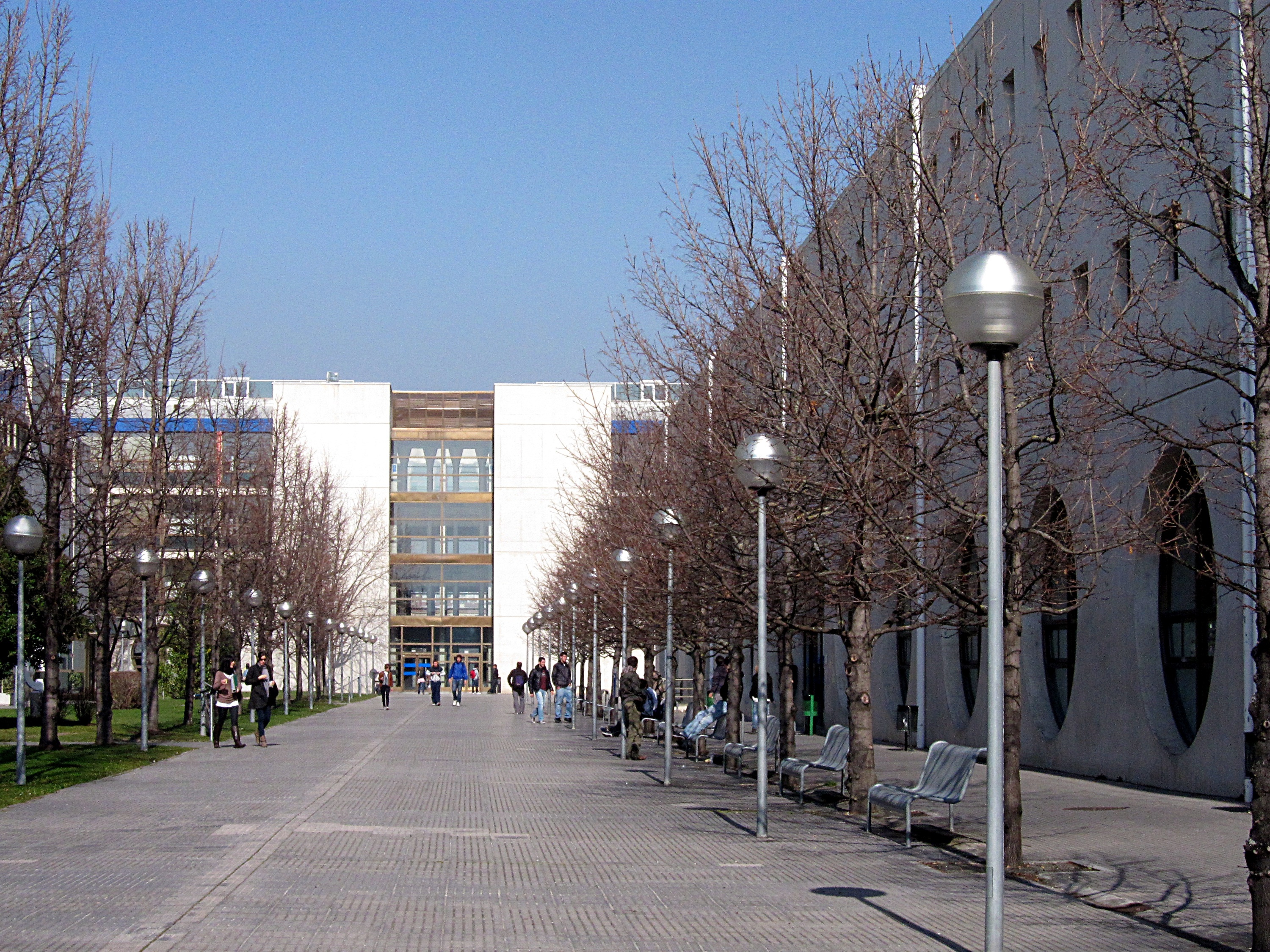 El proyecto de Presupuestos de la Universidad Pública de Navarra para 2012 asciende a 70,59 millones de euros