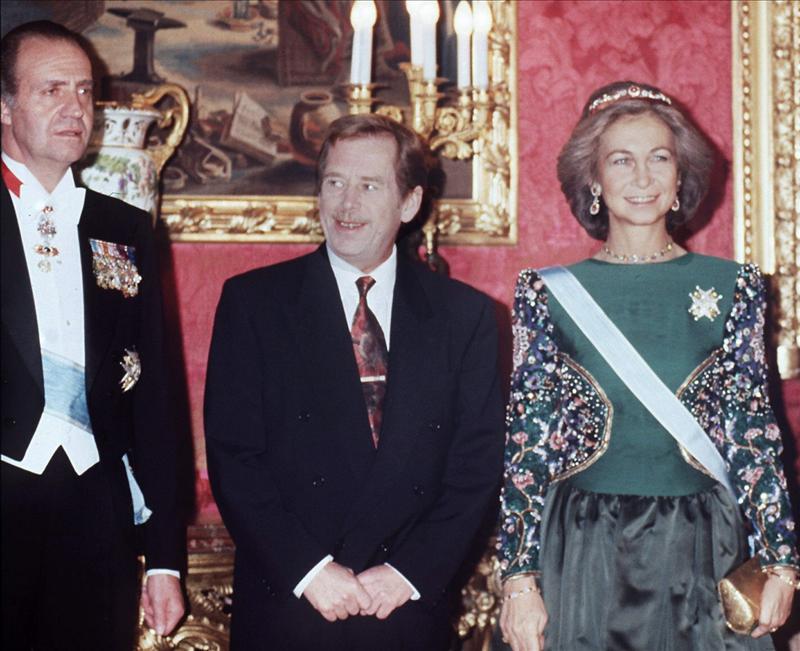 Los reyes y los príncipes envían telegramas de pésame por la muerte de Havel