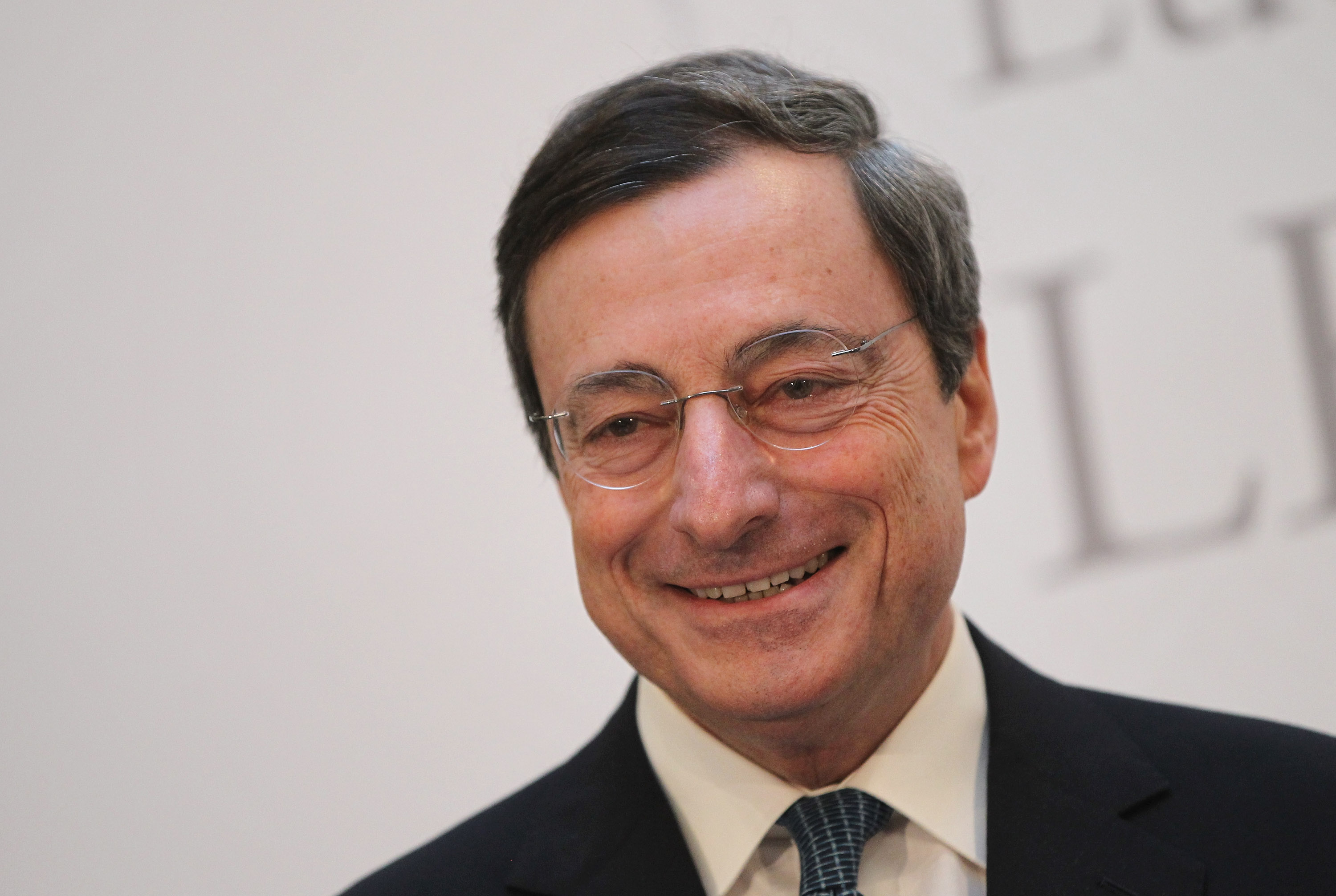 Draghi augura una »presión sin precedentes» en los bancos europeos
