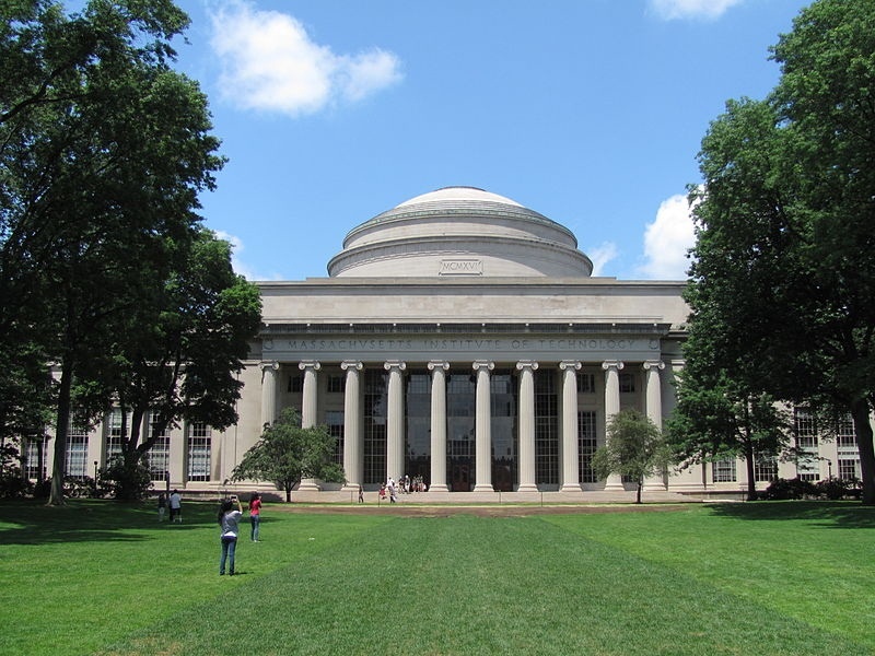 El MIT ofrecerá cursos en línea de los que se podrán examinar