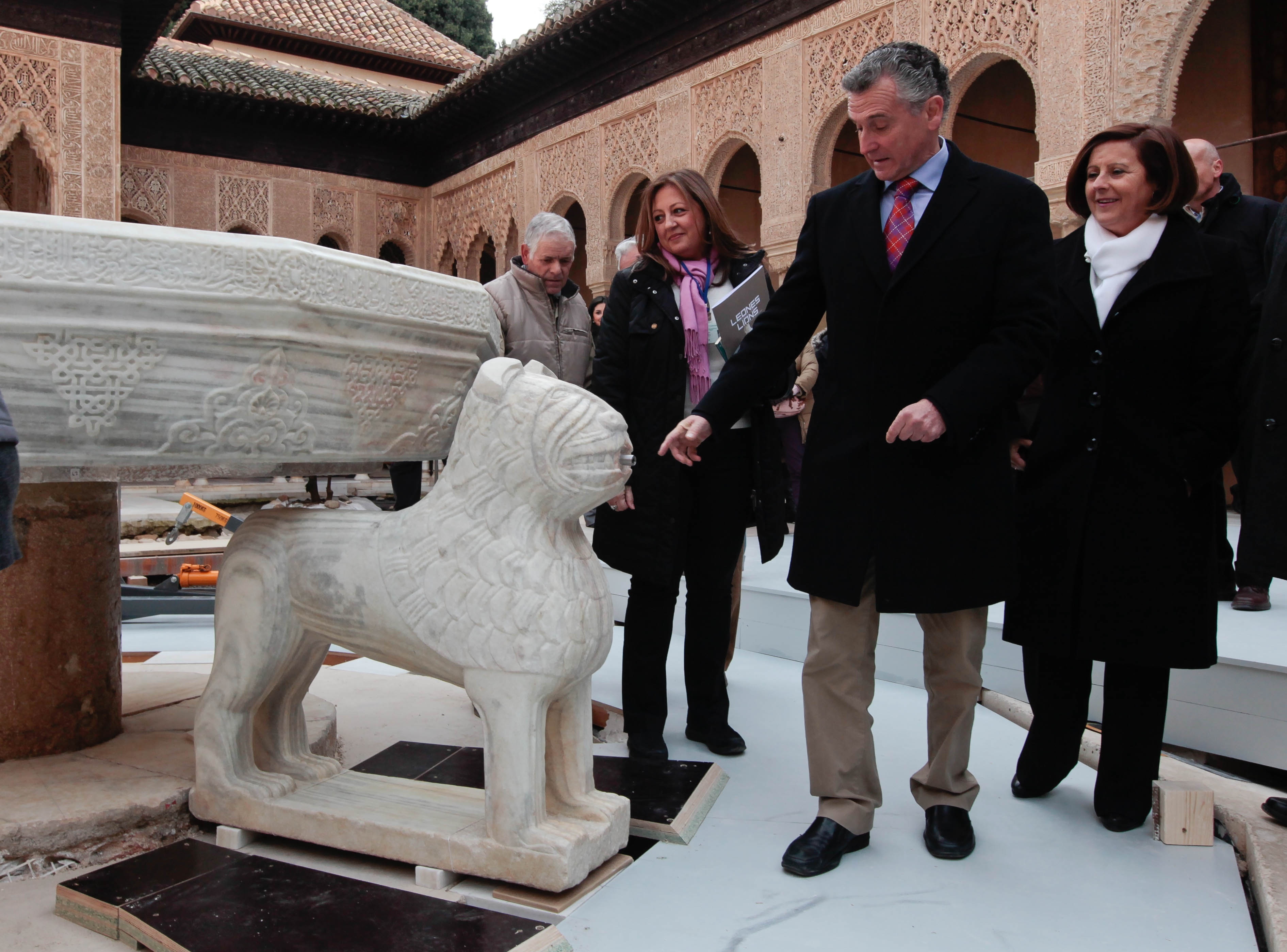 El Patio de los Leones de la Alhambra volverá a su aspecto original en primavera tras la colocación del primer león