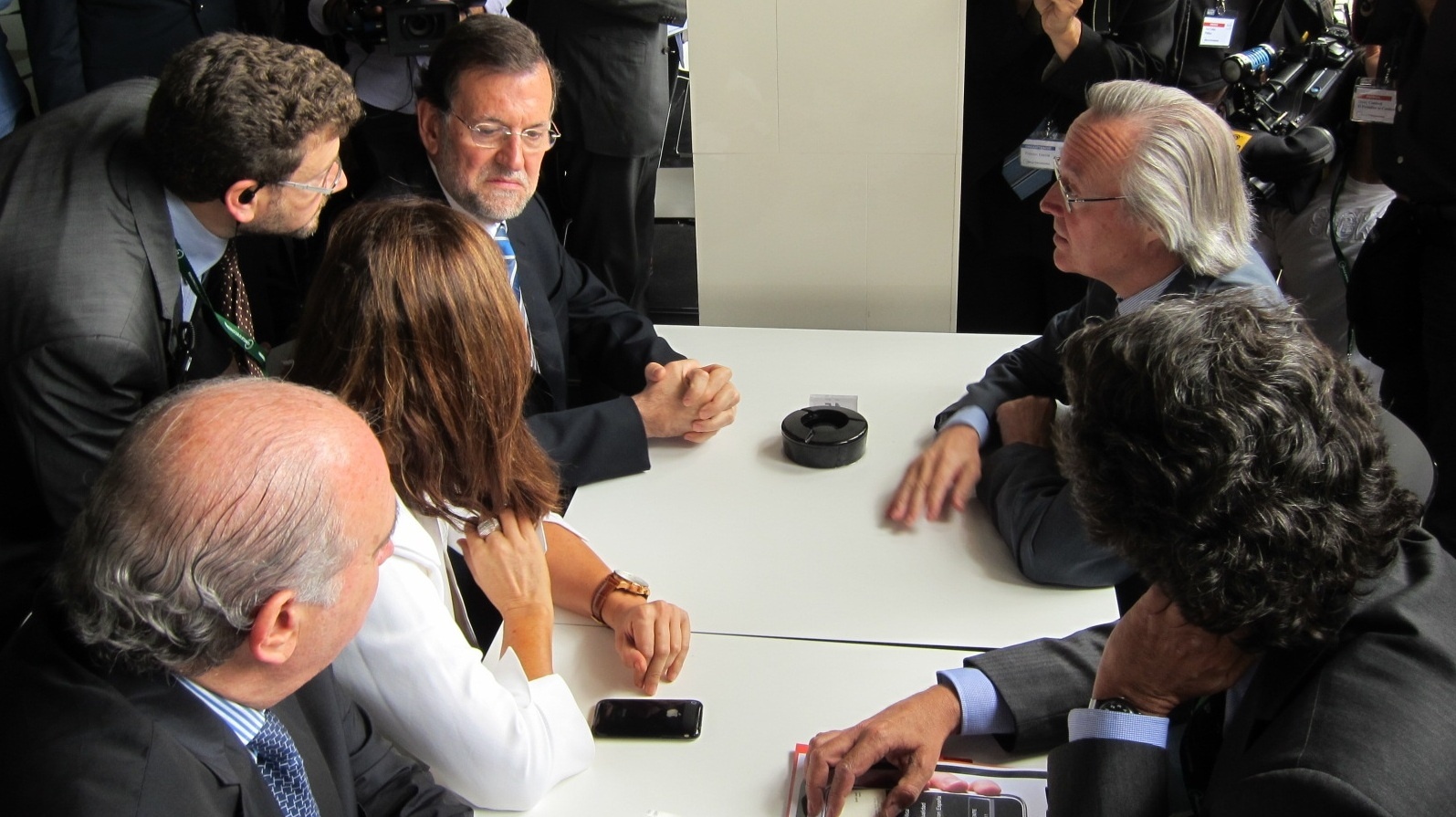 Rajoy quiere hablar «en serio» de la dación en pago