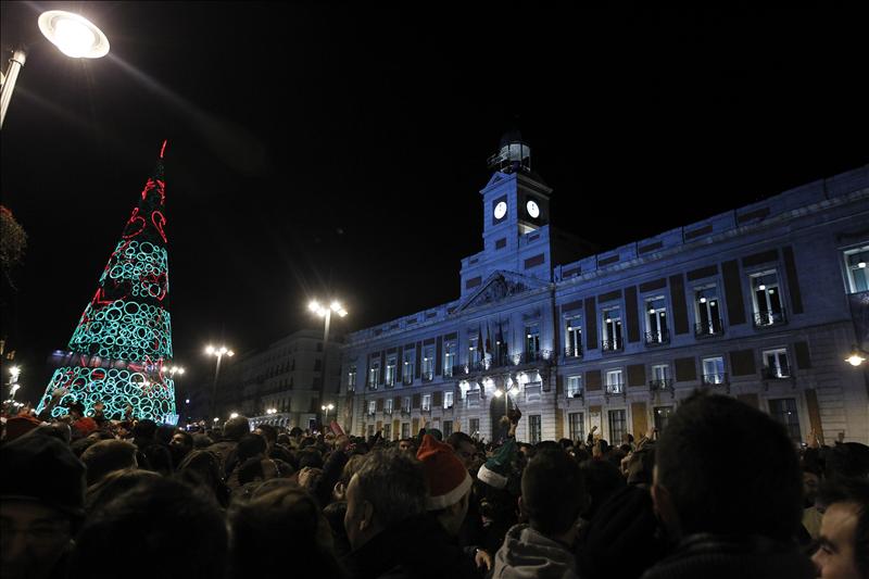 Madrid celebra primera de sus dos Nocheviejas exitosa en asistencia festiva