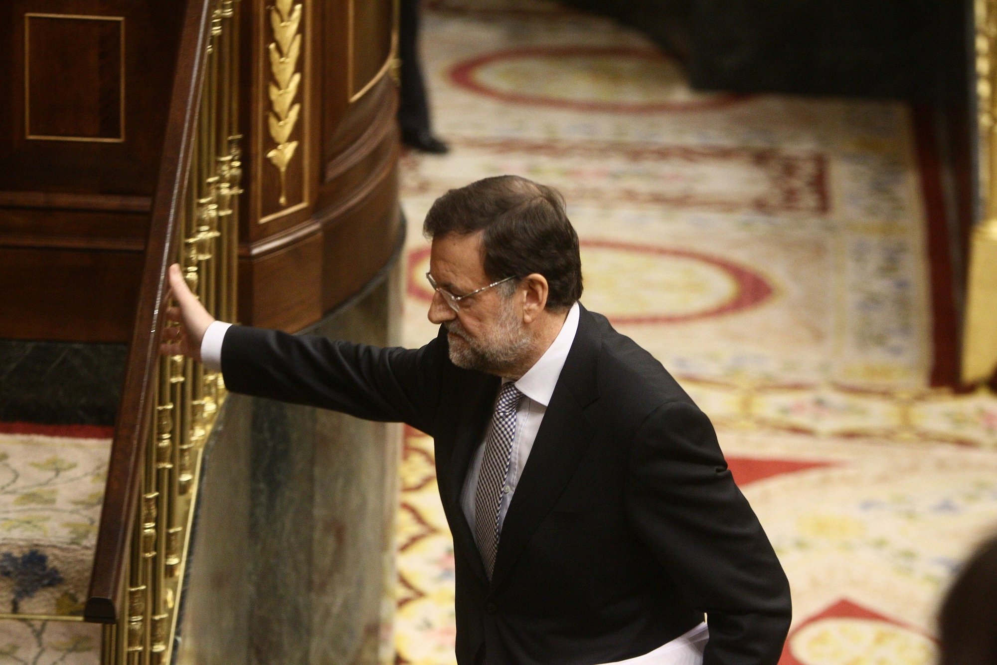 (Ampl.) Rajoy dice que el déficit superará el 8% y que la EPA de diciembre dará 5,3 millones de parados