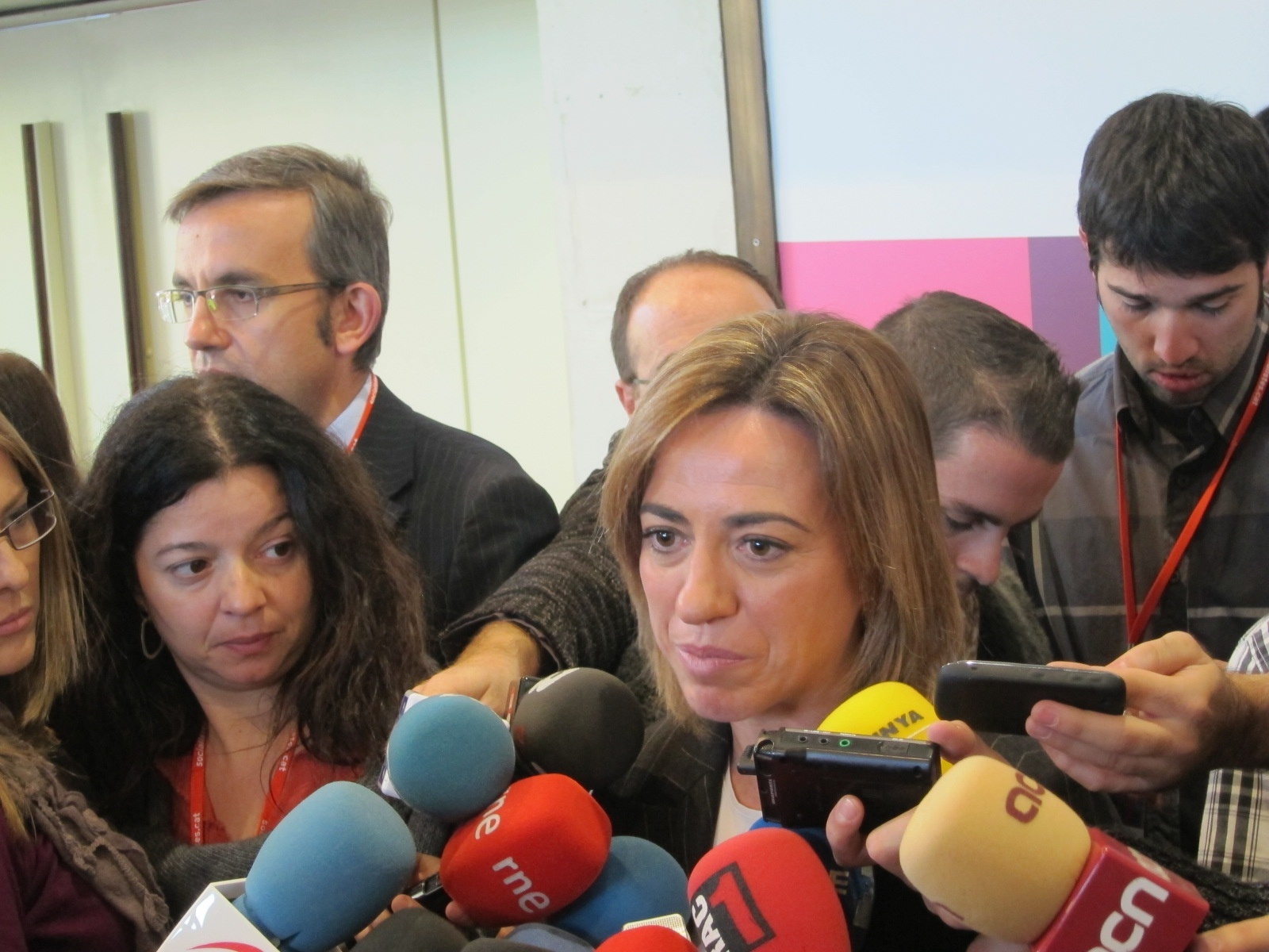 Chacón no responde a Cospedal sobre los ERE y tacha de «fraude masivo» las primeras medidas de Rajoy
