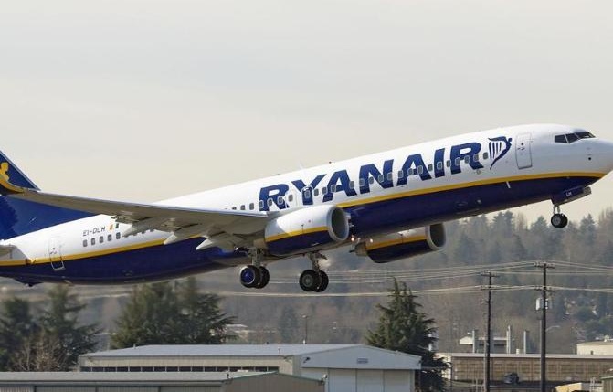 El PSC pide al Govern que haga pública su aportación a Ryanair tras su vuelta a Girona