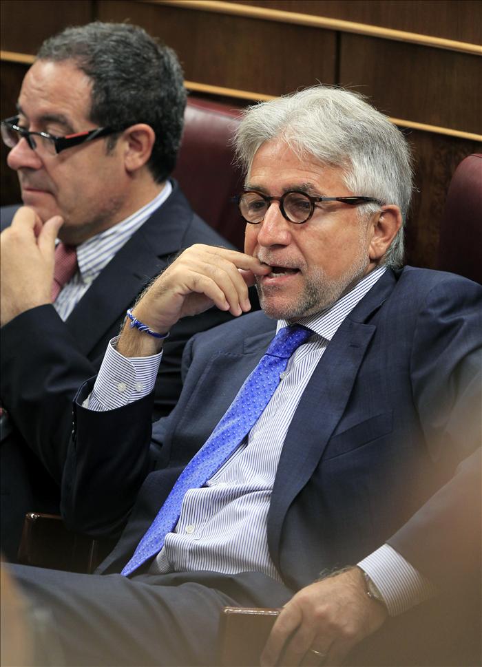 Pere Navarro pide a CiU que explique su apoyo a los recortes del Gobierno