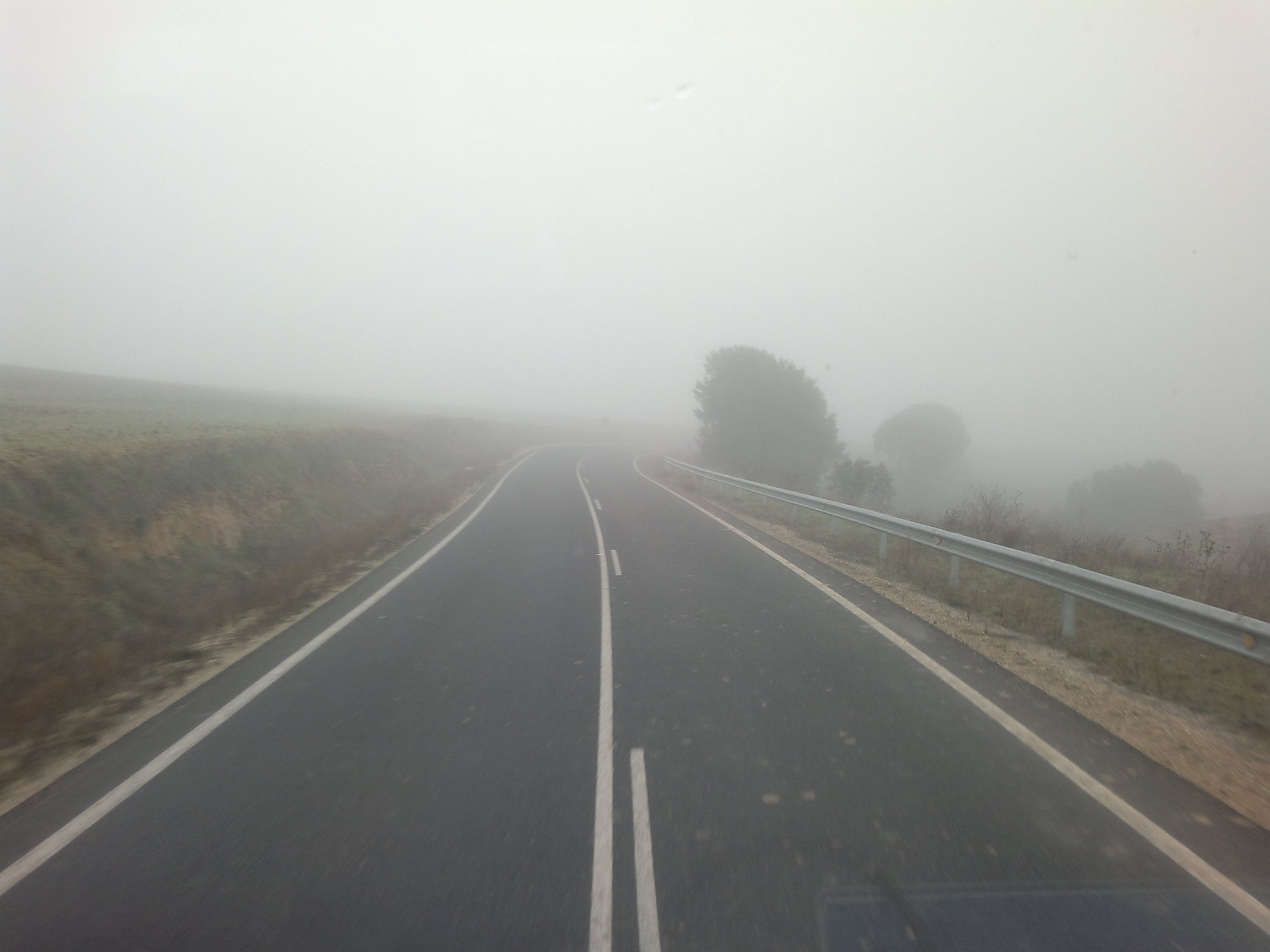 Los bancos de niebla condicionan la circulación en 34 puntos de las carreteras de CyL