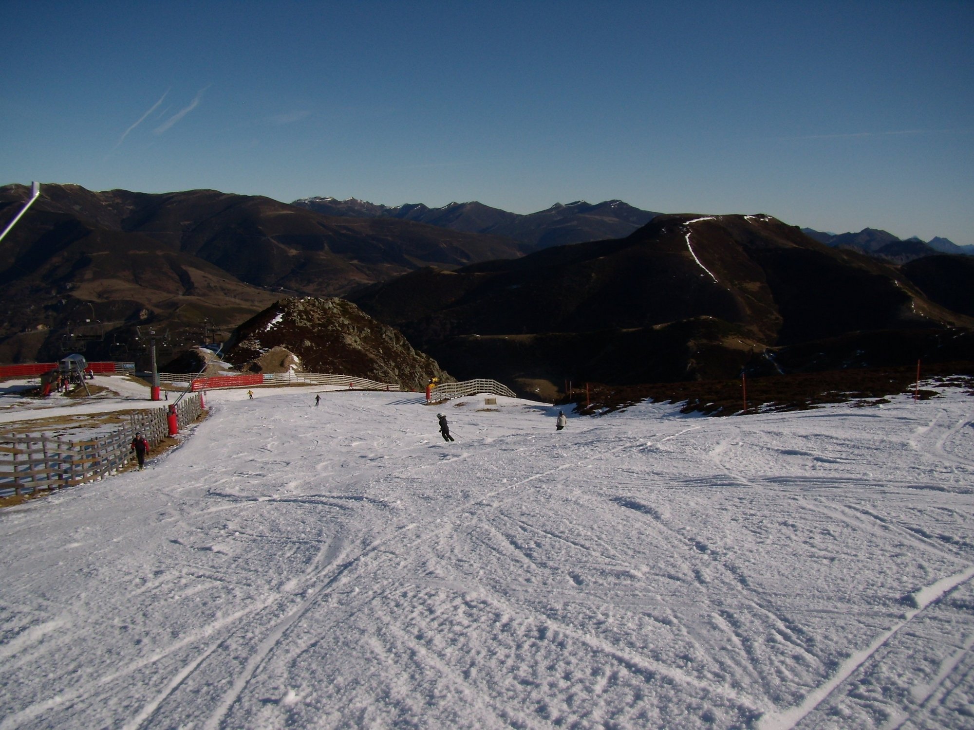 Pajares registra, con 1.985 esquiadores, la mejor afluencia de la temporada