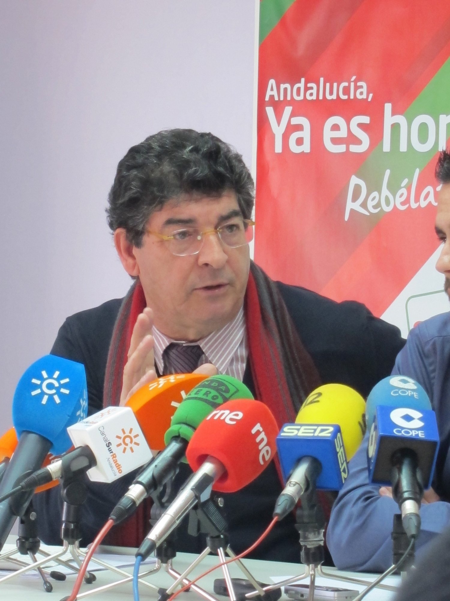 Valderas cree que el PSOE-A necesitará «tiempo» para «lamer sus heridas» tras la elección de Rubalcaba