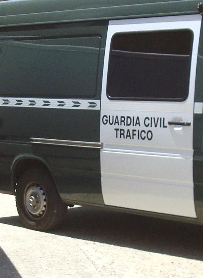 Un hombre se entrega a la Guardia Civil tras asesinar a su mujer en Valencia