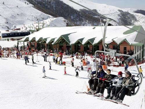 Valdezcaray prevé abrir este lunes catorce pistas de esquí con calidad de nieve polvo