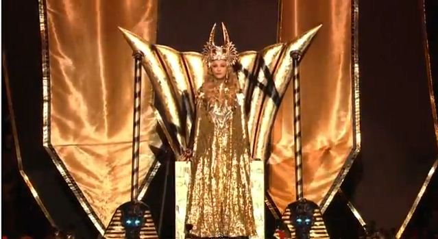 Madonna cumple su sueño de actuar en la Super Bowl con un espectacular show