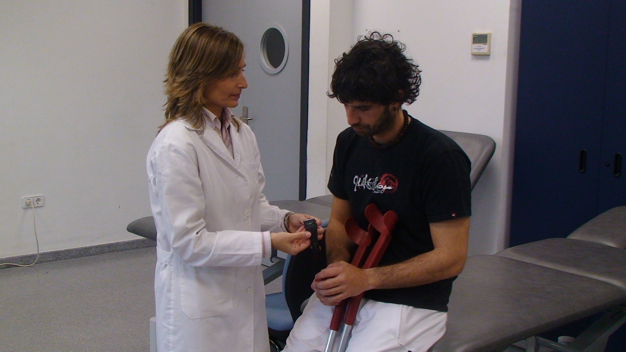 La Escuela de espondilitis del Hospital de Santa Maria de Lleida asesora a 75 pacientes