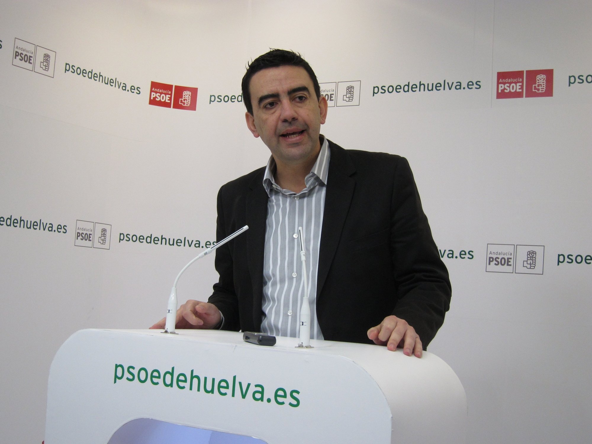 El portavoz del Grupo Socialista en el Parlamento andaluz dice, sobre Griñán, que Rubalcaba se ha rodeado de los mejore