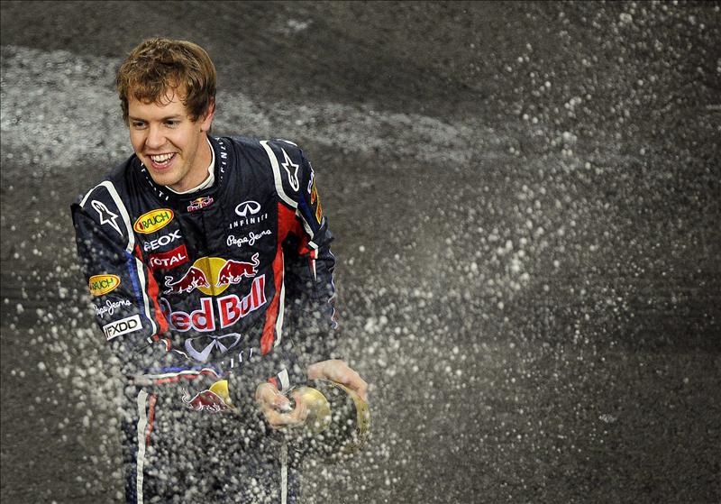 Vettel y Webber presentan el Red Bull RB8, heredero del laureado RB7