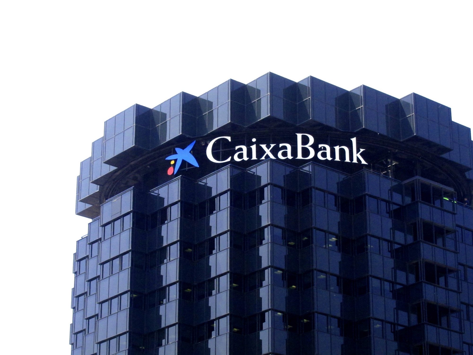 CaixaBank tendrá que provisionar 2.436 millones por la reforma financiera