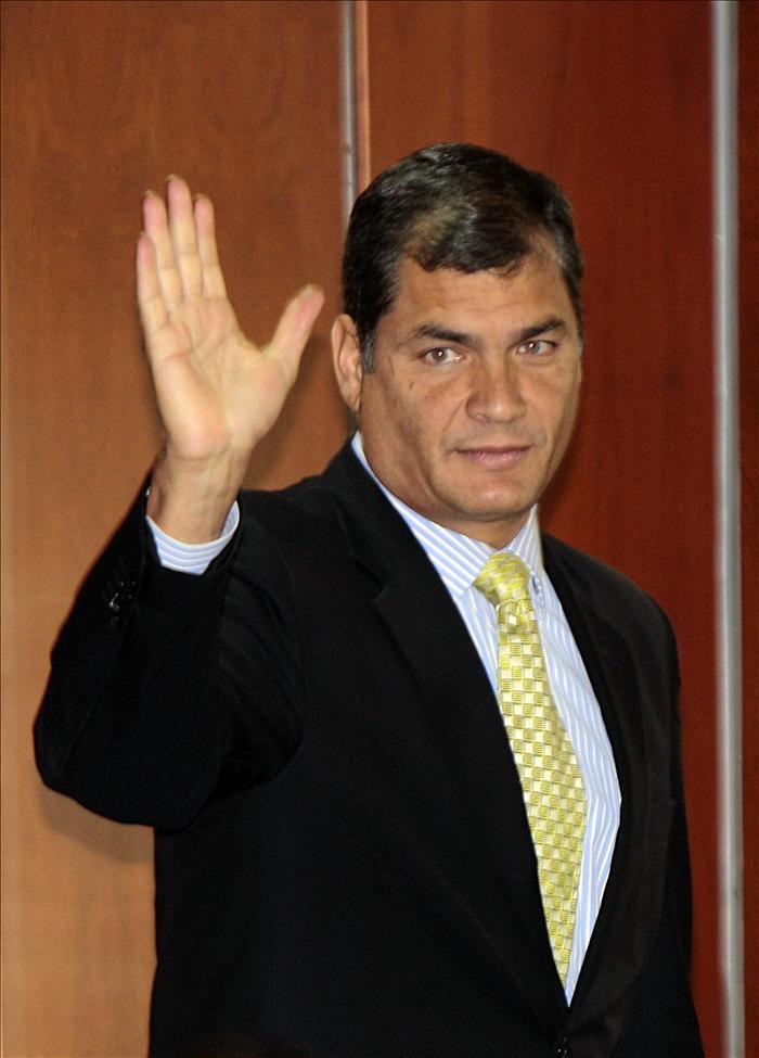 Tribunal condena a dos periodistas de Ecuador por «daño moral» a Correa