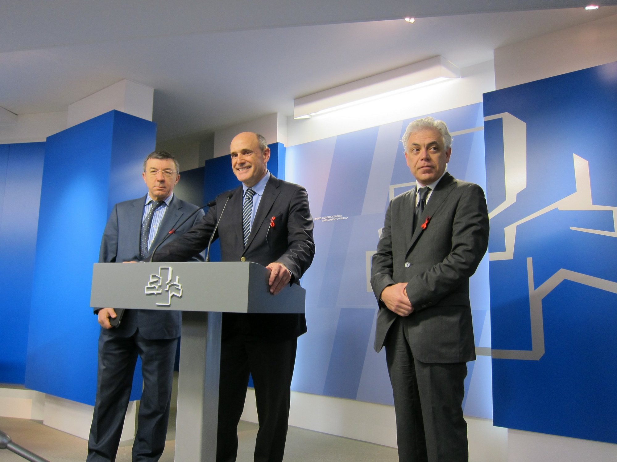 El Gobierno vasco estudia la implantación del »céntimo sanitario» con el que prevé recaudar 100 millones