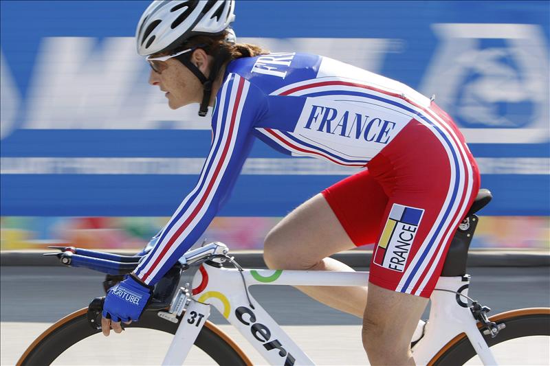 Una trama de dopaje salpica a la mejor ciclista francesa de la historia