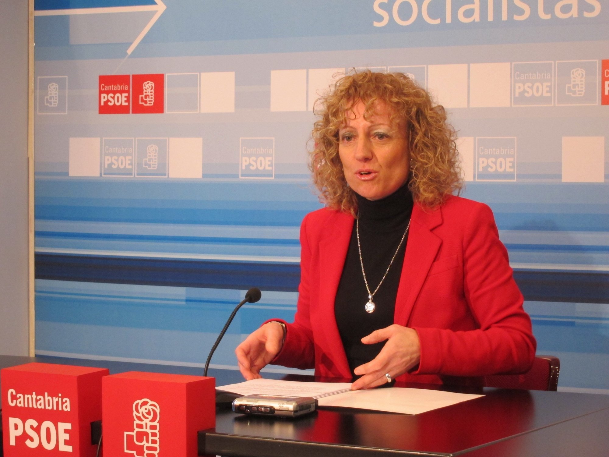 El PSC-PSOE denuncia el «absoluto desprecio» del Ministerio y la Consejería de Educación hacia el profesorado interino