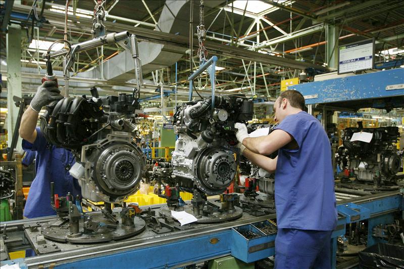 La producción industrial bajó el 1,8 por ciento en 2011 en comparación con 2010