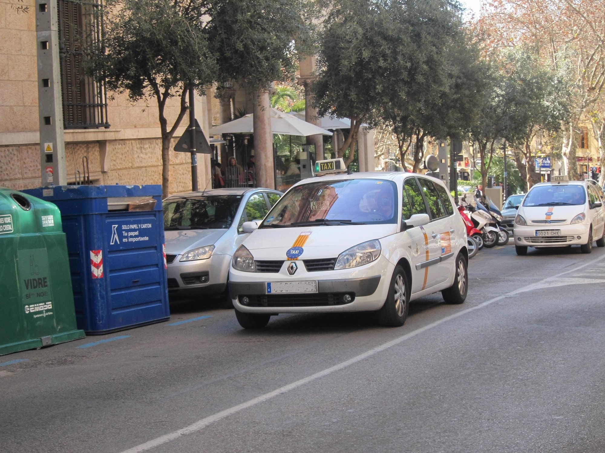 Los ayuntamientos de Ibiza podrán dar licencias estacionales de taxi en el ámbito municipal