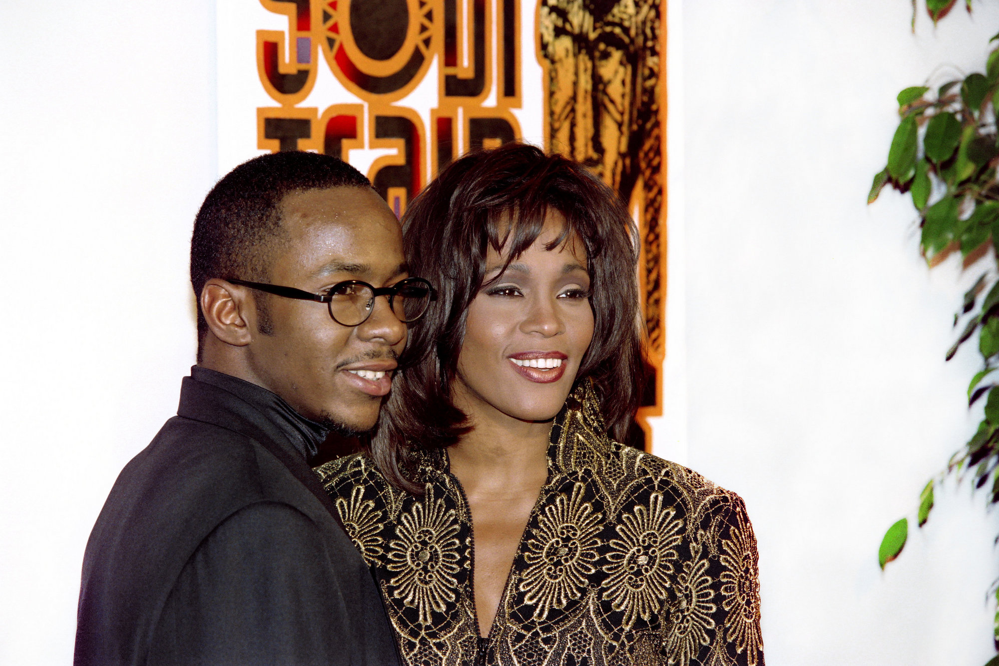 Bobby Brown, ex-marido de Whitney Houston, fuera de sí tras saber su muerte