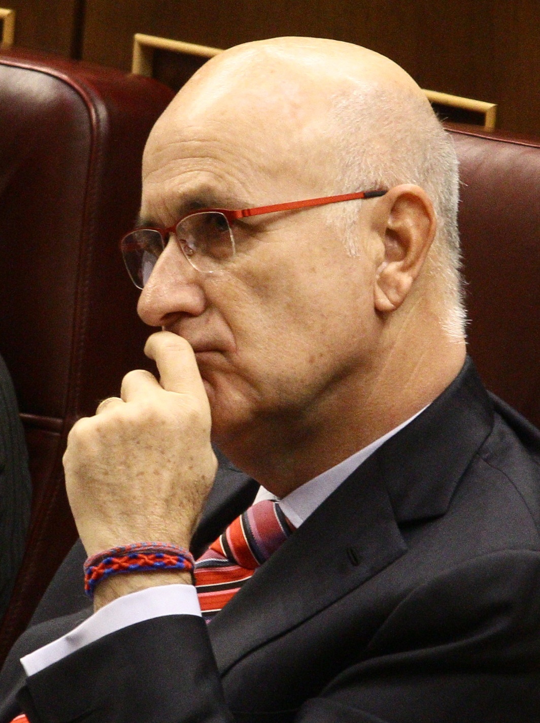 Báñez inicia con CiU la ronda de contactos con los grupos parlamentarios sobre la reforma laboral
