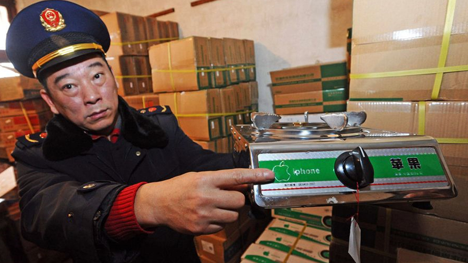 El colmo chino de la imitación: confiscan 600 cocinas de gas marca »iPhone»