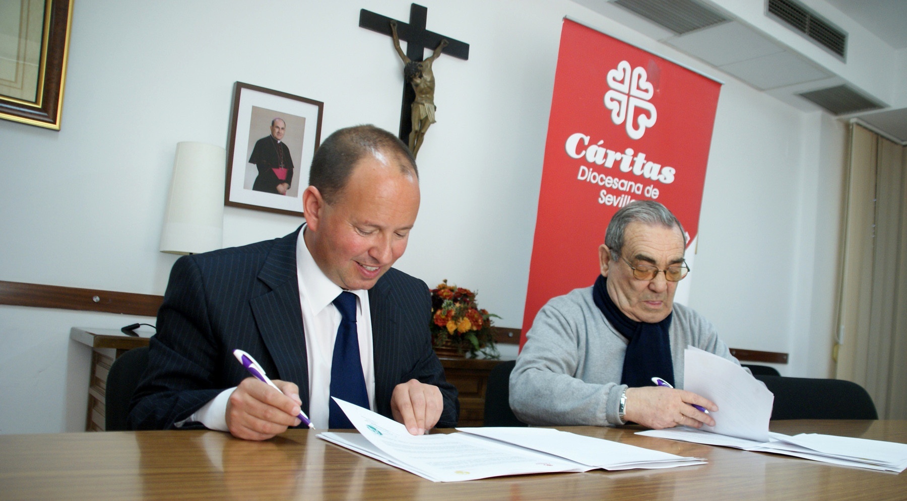 Cáritas y Fundación Gerón firma un convenio de apertura de una residencia para personas dependientes en Osuna