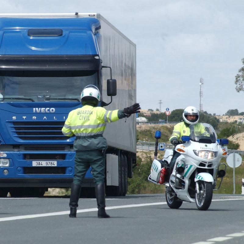 Guardia Civil detiene a 322 conductores en la Comunitat por delitos contra la seguridad vial en febrero