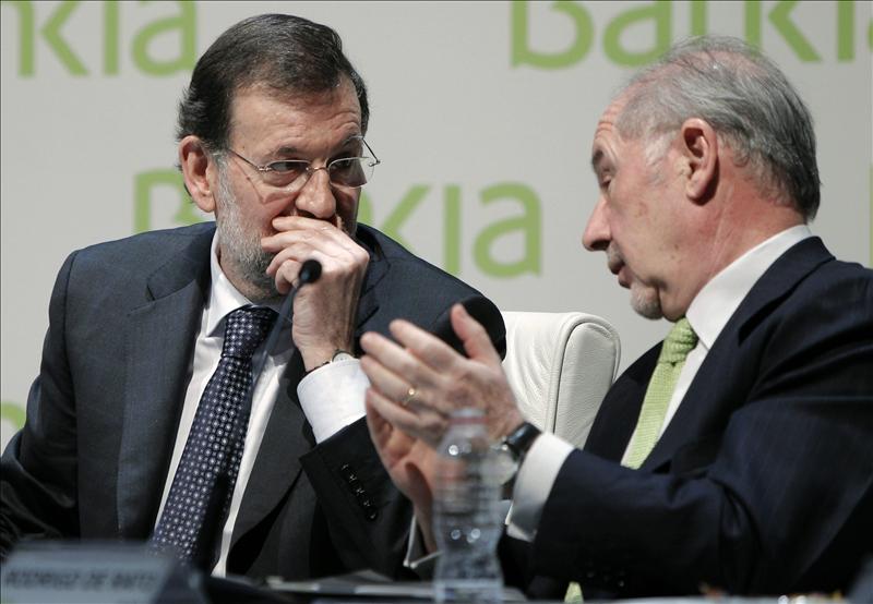 Rajoy anima a la banca a dar crédito a proyectos viables y familias solventes