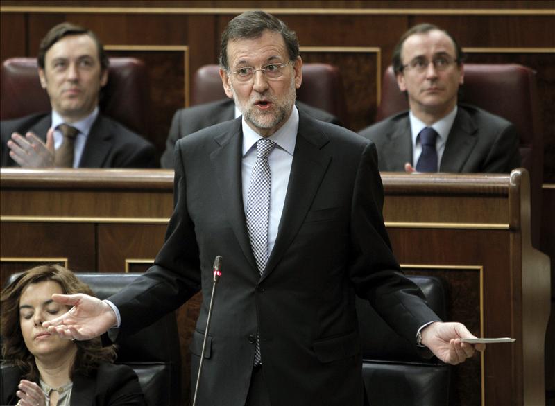 Rajoy cree que hay excesivas duplicidades en la Administración y la reformará