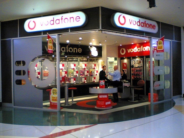 Los trabajadores de Vodafone aceptan trabajar 2 semanas menos para evitar despidos