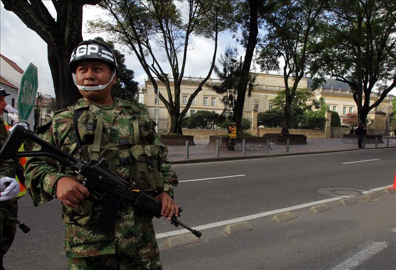 Cerca de 30 detenidos, destrozos y caos en Bogotá deja una protesta por el transporte