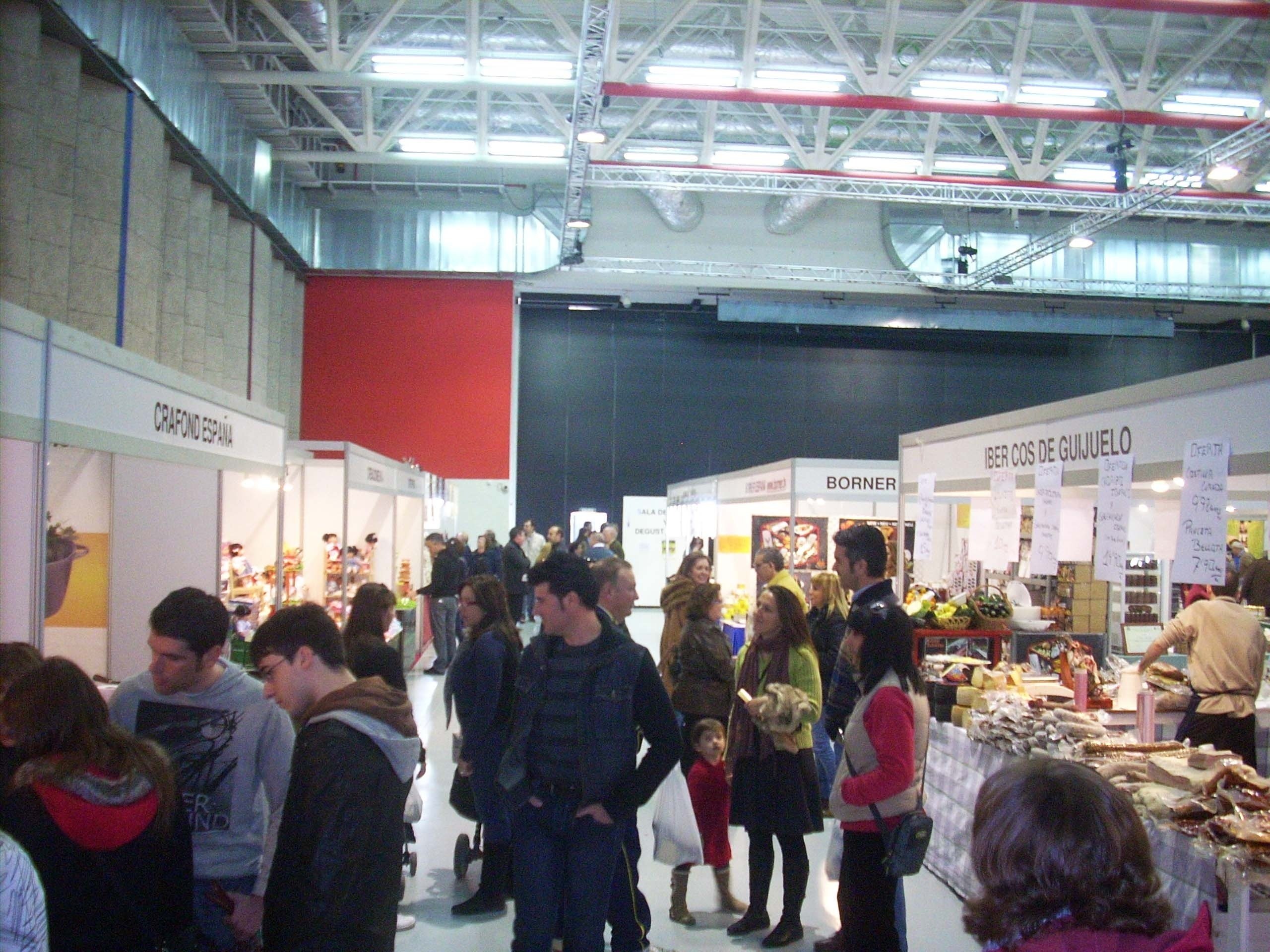 Más de 5.000 personas visitan la II Feria Agroalimentaria de Huesca