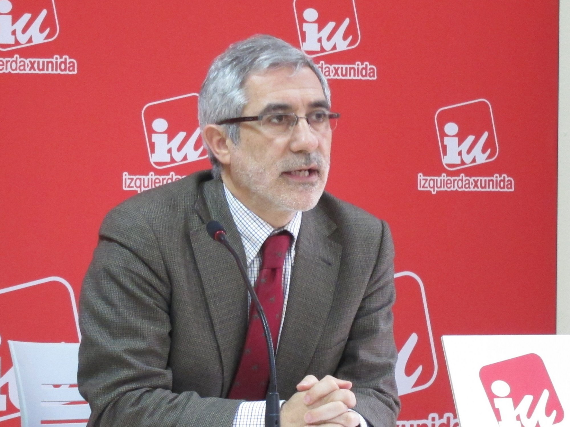 Llamazares dice que la huelga «defiende el empleo» frente al «expolio» que supone la reforma