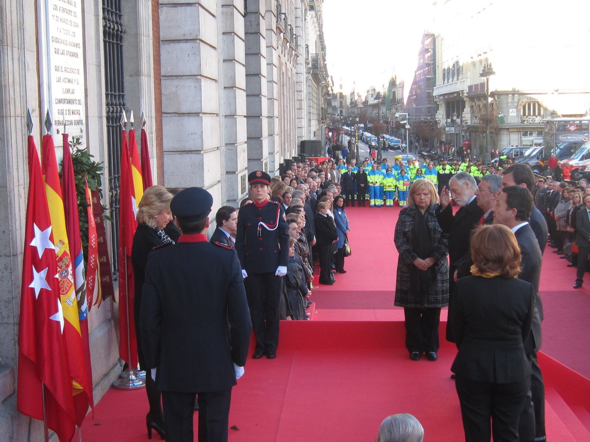La Puerta del Sol alberga un día después el homenaje a las víctimas del 11M