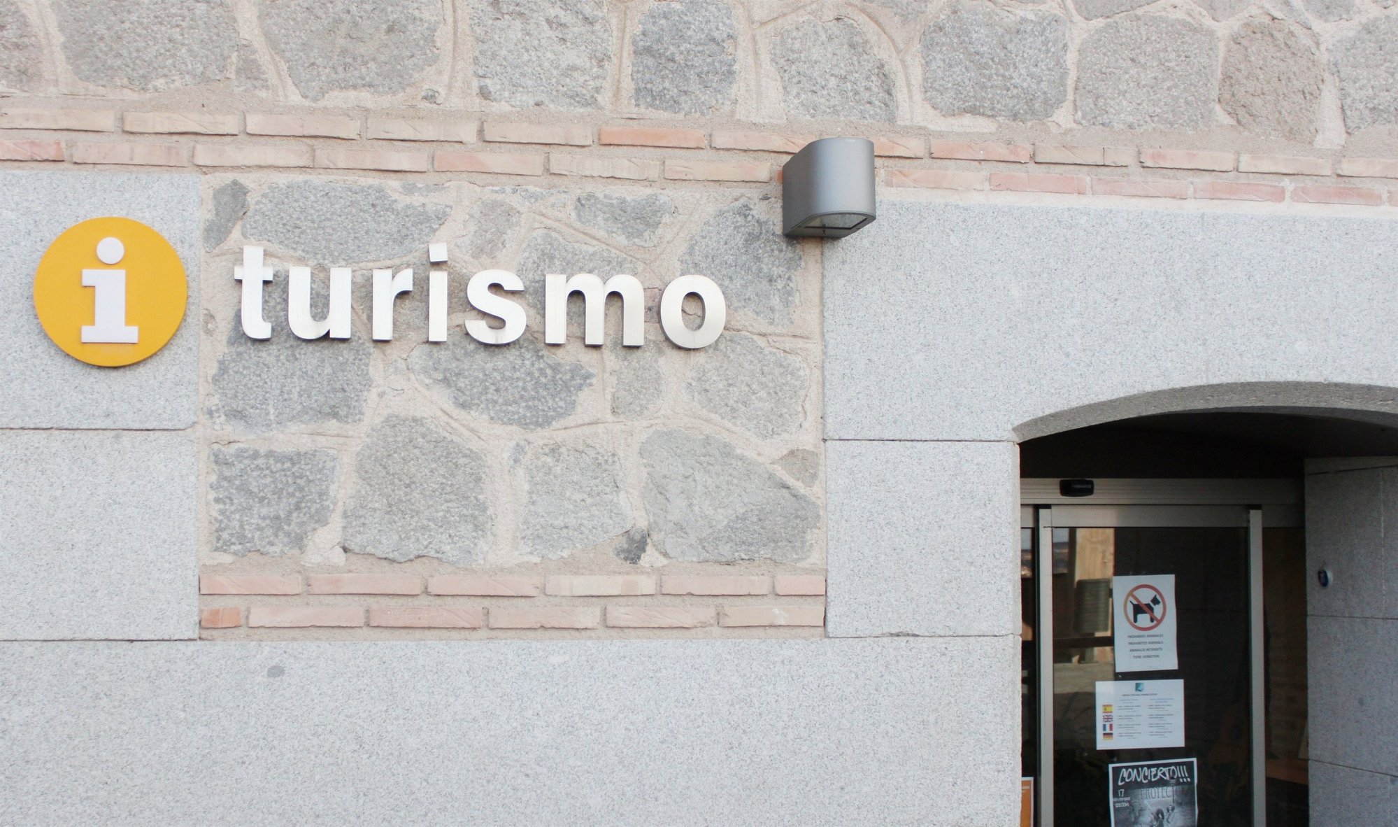 IU acusa a Page de querer privatizar las oficinas de turismo de Toledo