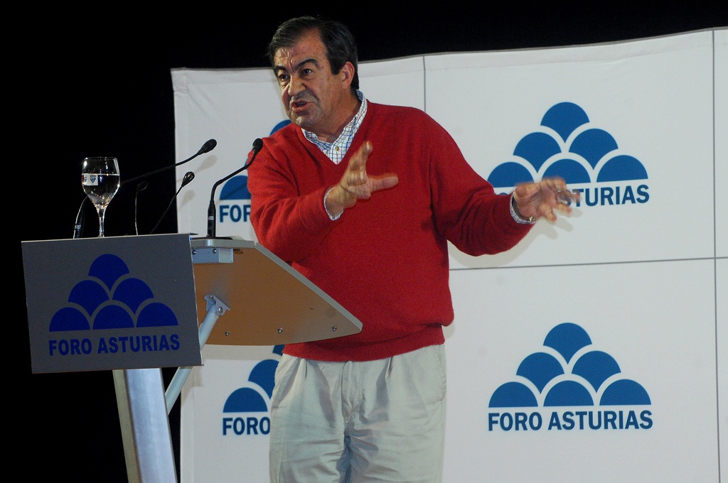 Cascos dice que Cospedal debería tener «respeto» a los asturianos que votaron a Foro