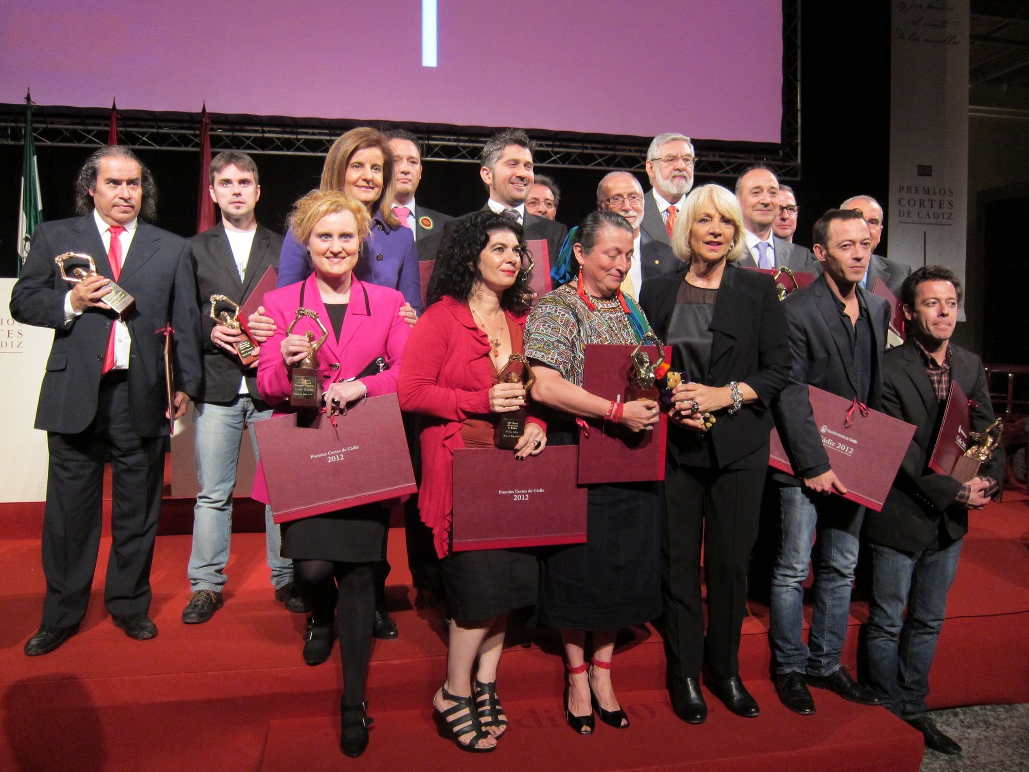 La ciudad de Cádiz entrega los Premios Iberoamericanos Cortes de Cádiz en «su edición más especial»